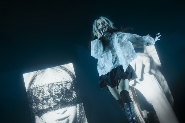 Předčasný Halloween v MeetFactory: The 69 Eyes proměnili Prahu v temný rock’n’rollový rituál