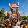 SZIGET 2018: Den 6. - Zářili Kygo, The Goo Goo Dolls a MØ