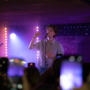 Ze stínu na prosvětlenou stage; Alfie Jukes v Café V lese  