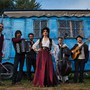 Hluboké emoce i taneční rej Barcelona Gipsy balKan Orchestra zasáhnou Brno i Prahu