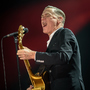 Bryan Adams odehrál v Česku další skvělý koncert a nešetřil překvapeními