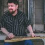 Živé blues se vrací. Damon Fowler zahájí Prague International Bluenight