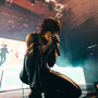 Sólo koncert Bring Me The Horizon po devíti letech? Výpadek proudu, perfektní perfor-mance, audiovizuální show a zážitek na celý život 