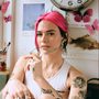 Girli přiveze do Prahy drzý pop bez zábran