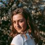Písničkářka Johni vydává debutové album The Bloom