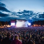 Na bohatém programu Metronome festivalu jsou uvedena další jména, Anna Calvi a Lauran Hibberd