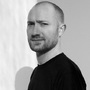 Fanoušci elektroniky se mohou těšit na pořádnou párty - do Prahy míří Paul Kalkbrenner