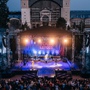 Queenie míří do Prahy a rozezní Křižíkovu fontánu