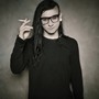 V industriálním prostředí karlínské Pragovky vystoupí 25. srpna geniální electronický mág, producent a DJ Skrillex
