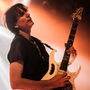 Fascinující kytarista Steve Vai odehrál výjmečný klubový koncert v pražském Lucerna Music Baru